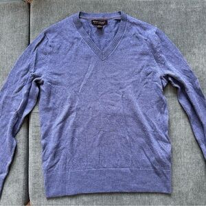 Banana Republic Men's Blue V-Neck Sweater